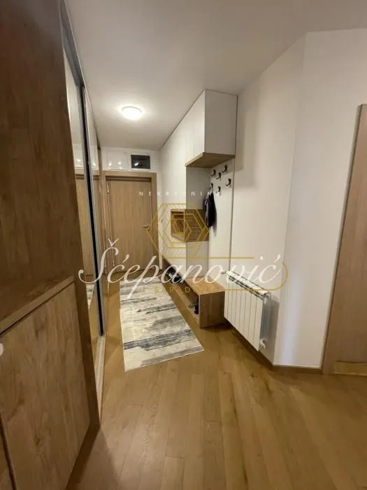 Prodaja, četvorosoban stan, 111m², Bulevar Evrope, Novi Sad Sve Podlokacije