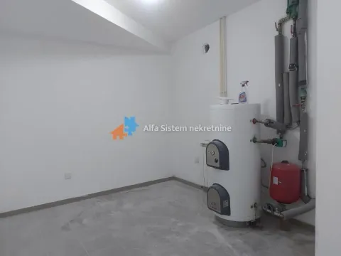 Izdavanje, kuća, 300m², Savski Venac, Beograd - image 32