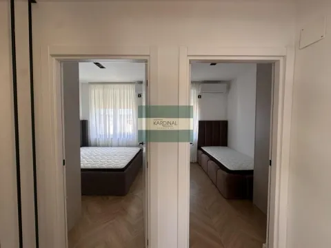 Izdavanje, četvorosoban stan, 100m², Centar, Kragujevac - image 18