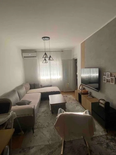 Izdavanje, jednosoban stan, 45m², Podgorica, Crna Gora
