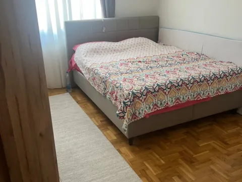 Izdavanje, dvosoban stan, 70m², Tuški Put, Podgorica - image 4
