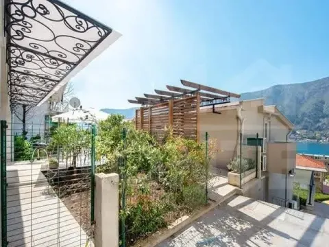 Rent, one bedroom apartment, 50m², Dobrota, Kotor - image 8