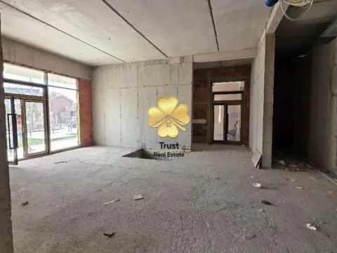 Izdavanje, poslovni prostor, 350m², Central Point, Podgorica - image 2