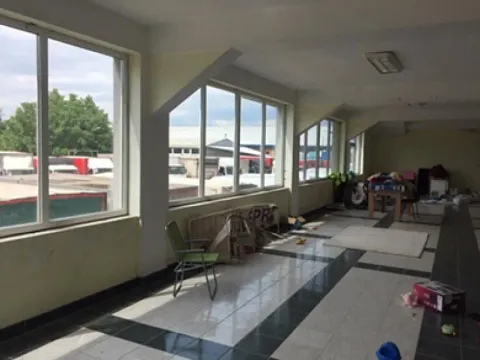 Izdavanje, poslovni prostor, 200m², Batajnica, Beograd - image 4