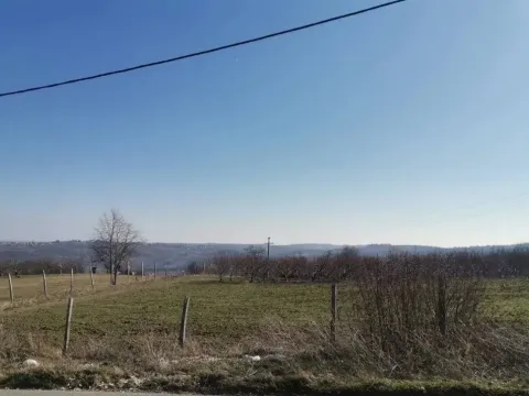 Zemljište in Dubona