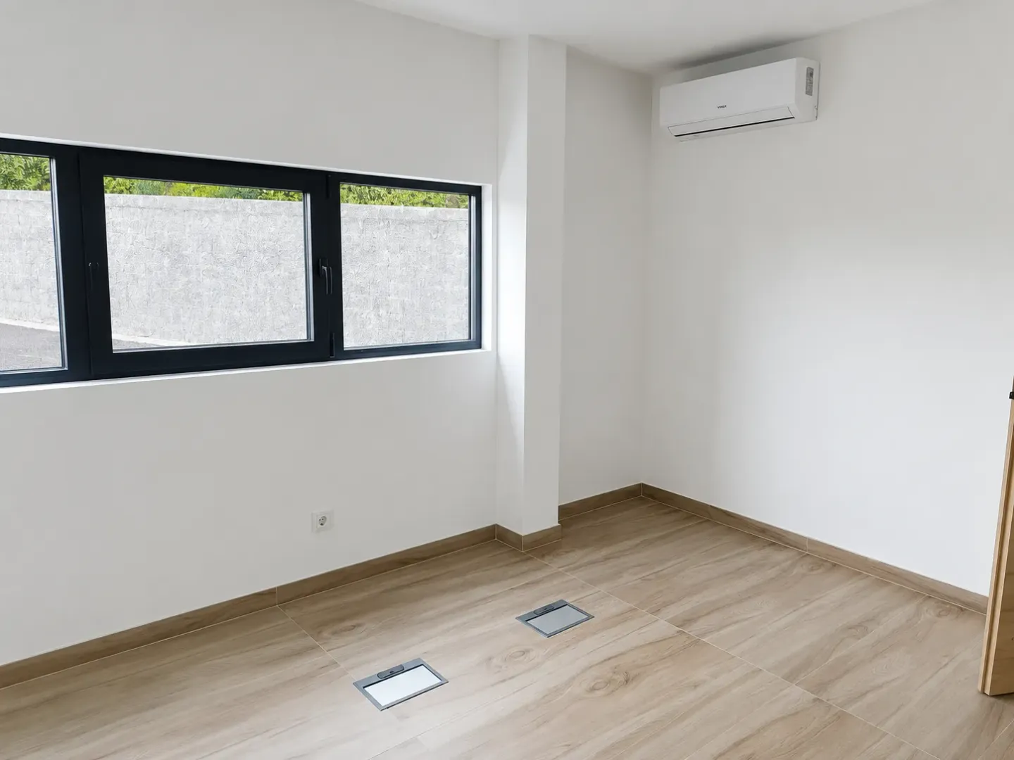 Rent, office space, 300m², Zagorič, Podgorica