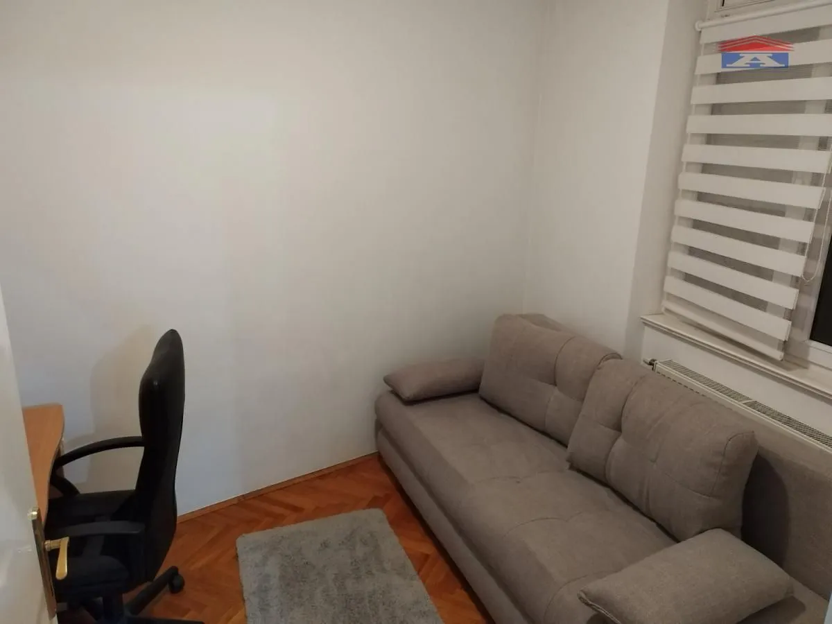 Izdavanje, jednosoban stan, 32m², Grbavica, Novi Sad Sve Podlokacije