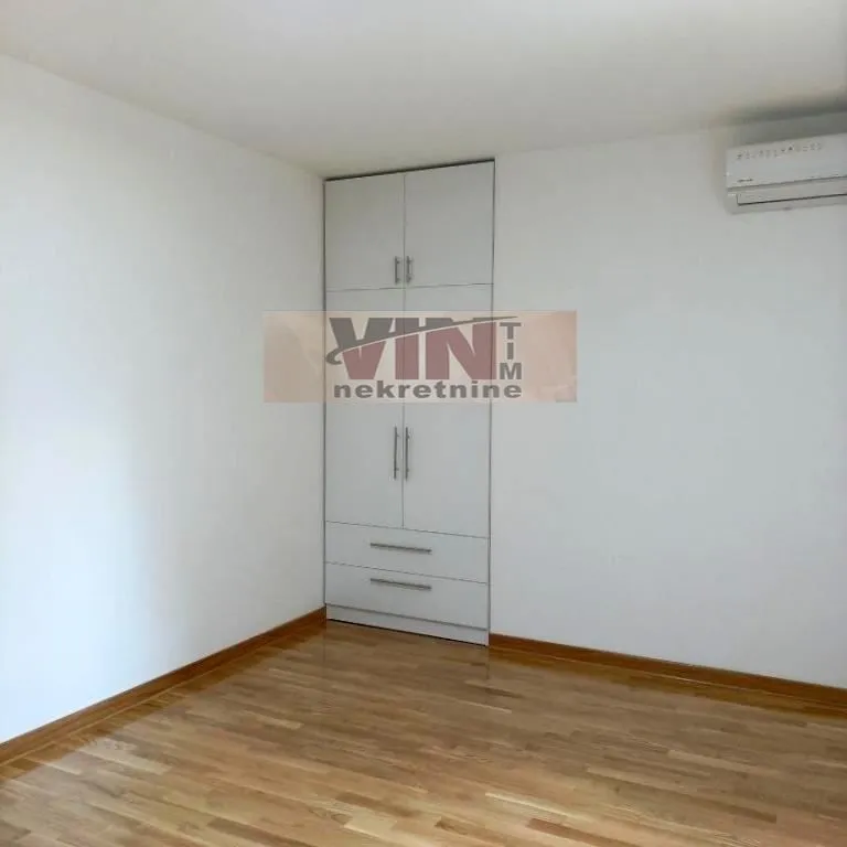 Sale, three bedroom apartment, 69m², Kalenić Pijaca, Vračar Sve Podlokacije