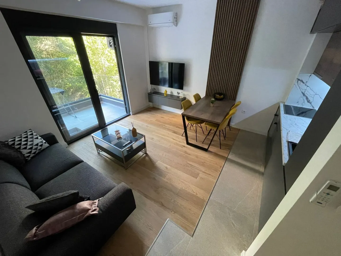 Izdavanje, jednosoban stan, 40m², Bečići, Budva