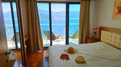 Izdavanje, dvosoban stan, 60m², Njivice, Herceg Novi - image 8