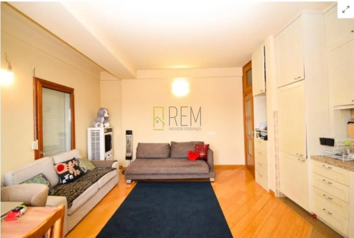 Prodaja, dvosoban stan, 64m², Stari Aerodrom, Podgorica