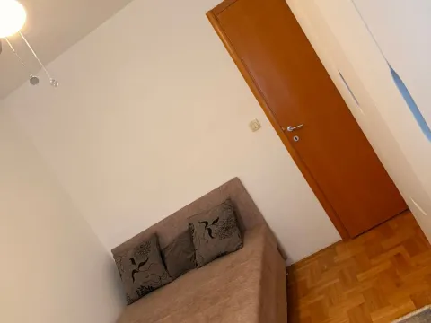 Izdavanje, jednosoban stan, 45m², Stari Aerodrom, Podgorica - image 4