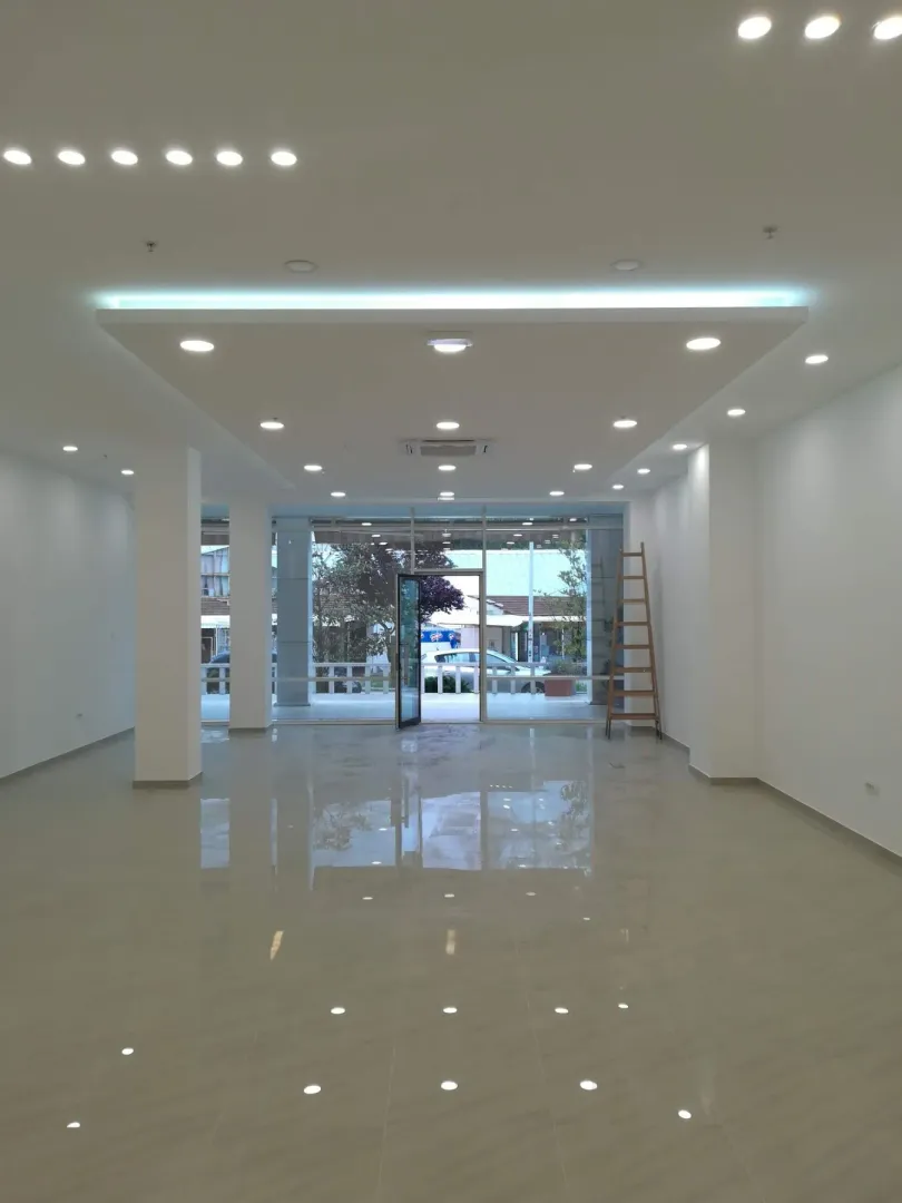 Rent, office space, 147m², Tre Canne, Budva