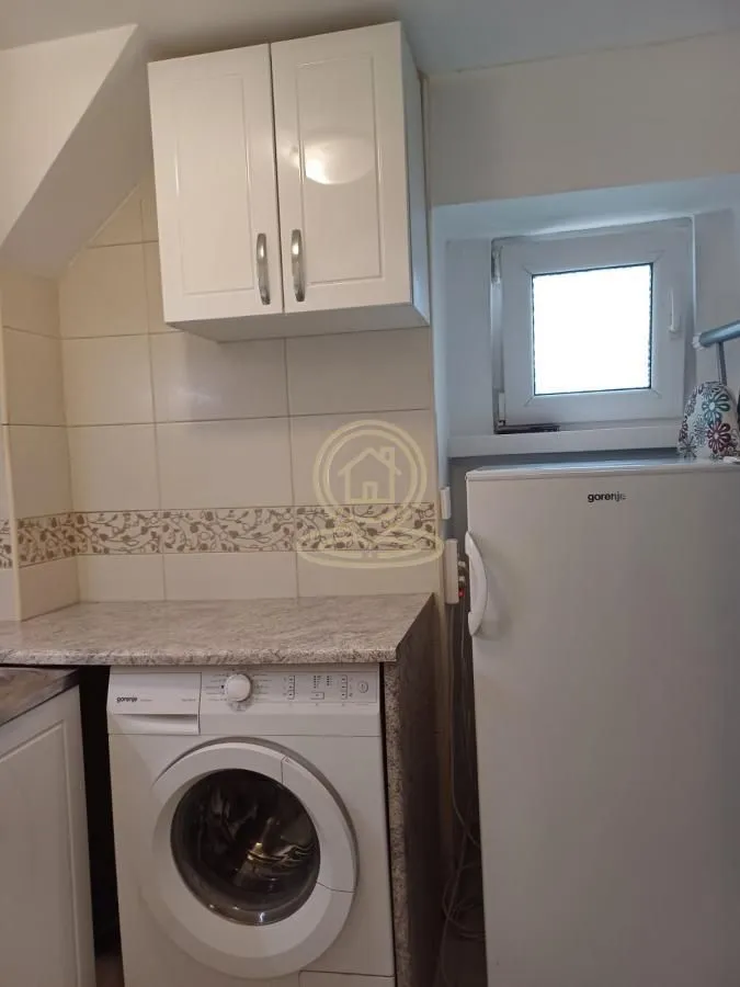 Izdavanje, dvosoban stan, 41m², Čubura, Beograd