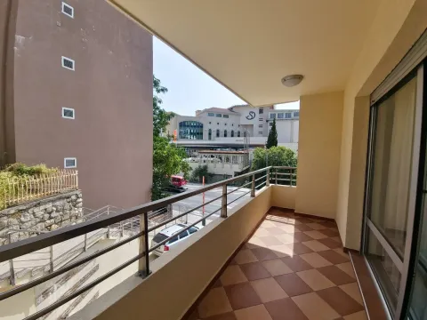Rent, two bedroom apartment, 110m², Bečići, Budva - image 6
