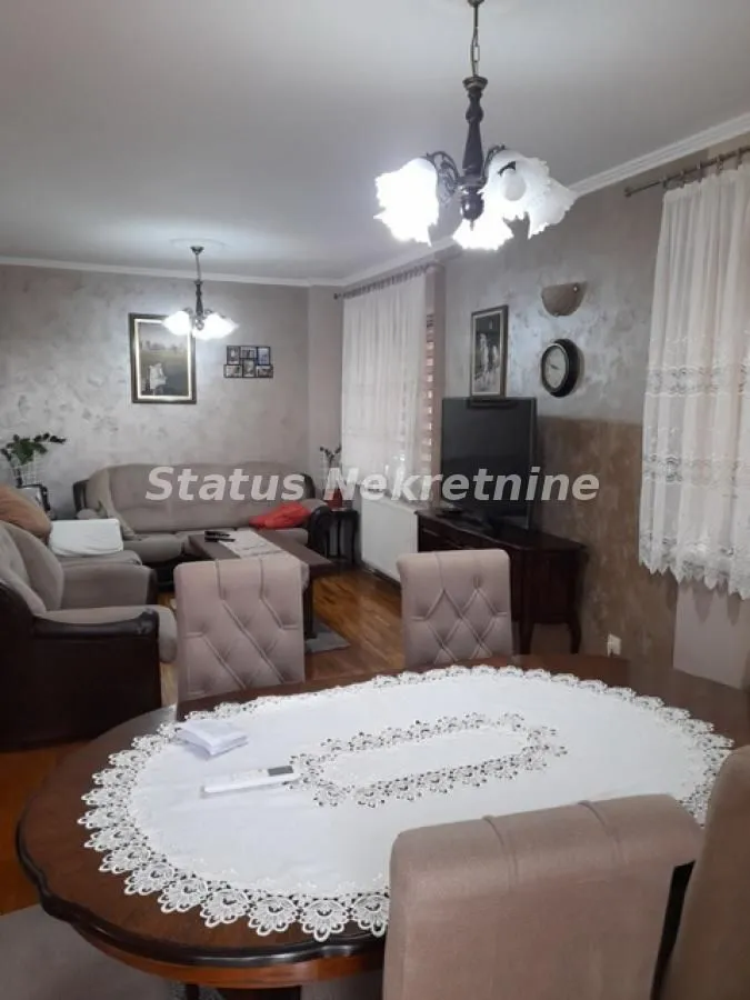 Prodaja, kuća, 246m², Sremski Karlovci, Novi Sad