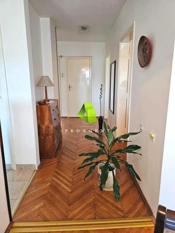 Prodaja, trosoban stan, 75m², Medijana, Niš