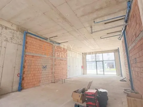 Izdavanje, poslovni prostor, 118m², Stari Aerodrom, Podgorica - image 2