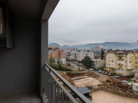 Izdavanje, jednosoban stan, 58m², Vezirov Most, Podgorica - image 7