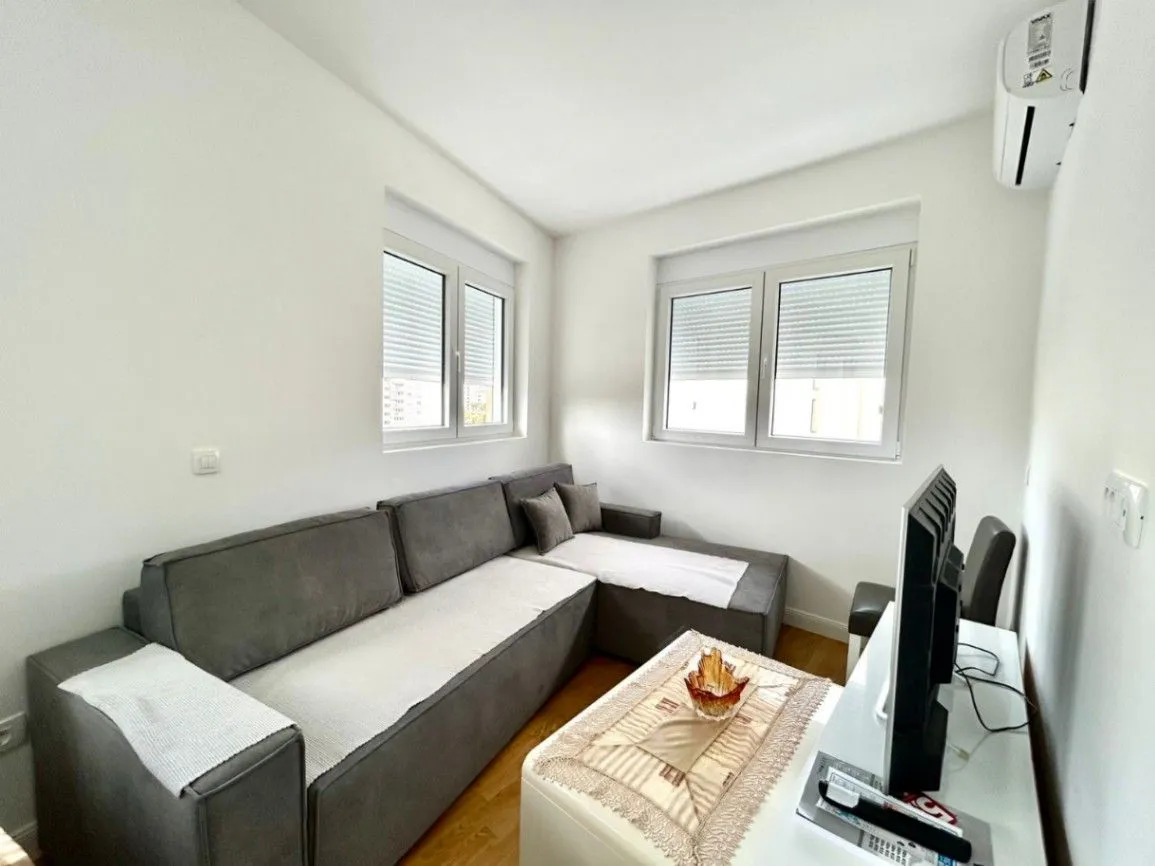 Sale, apartment, 42m², Centar, Bar
