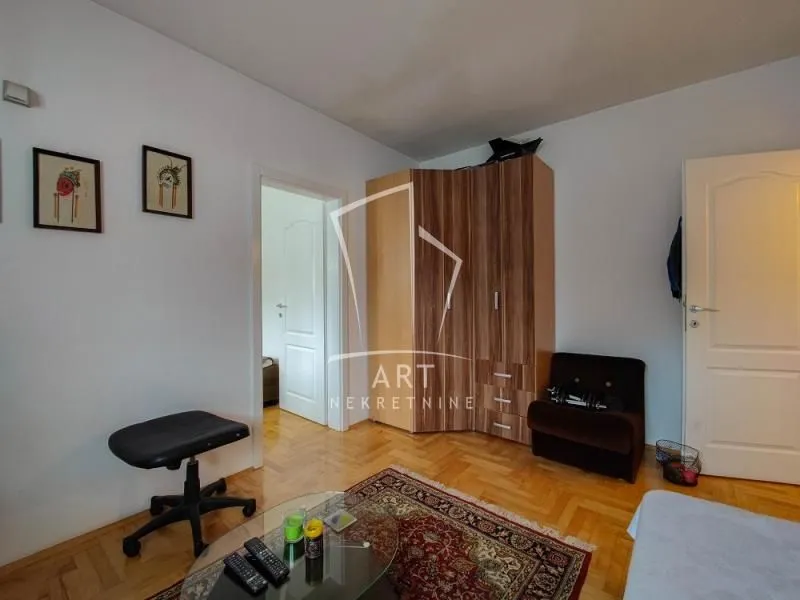 Sale, three bedroom apartment, 69m², Karaburma, Palilula Sve Podlokacije