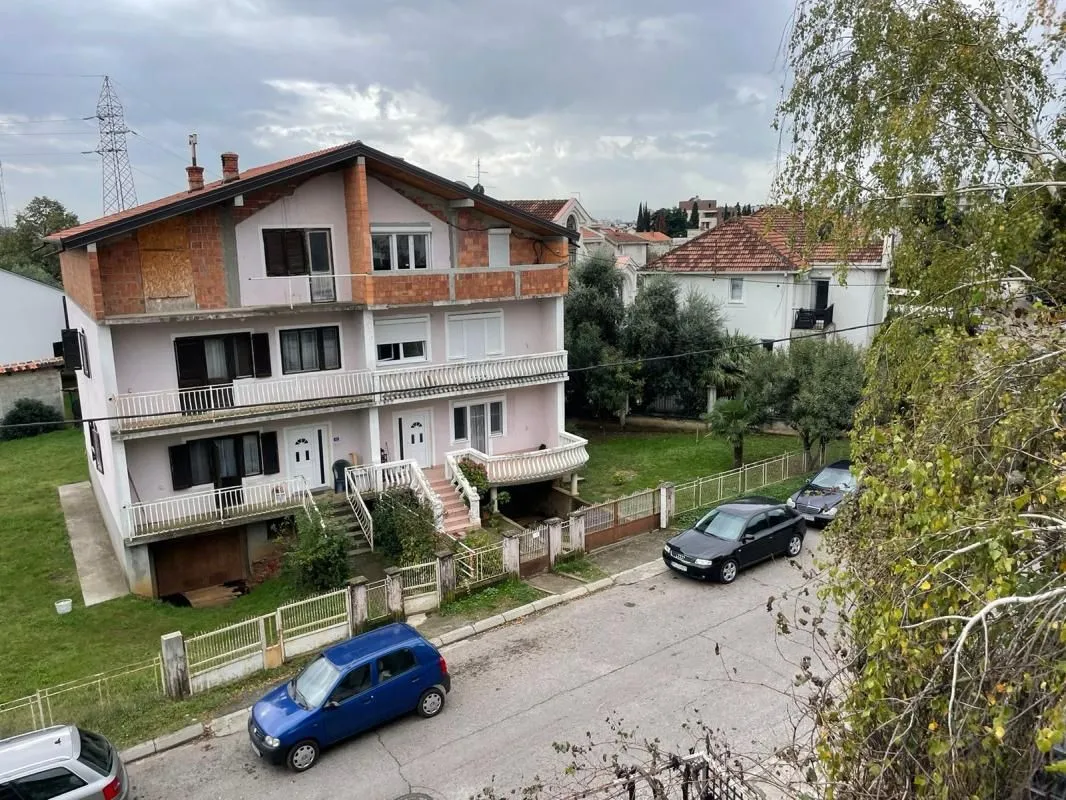 Prodaja, kuća, 212m², Gorica C, Podgorica