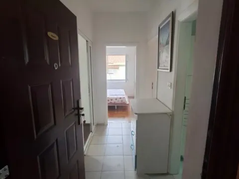 Izdavanje, dvosoban stan, 67m², Škaljari, Kotor - image 4