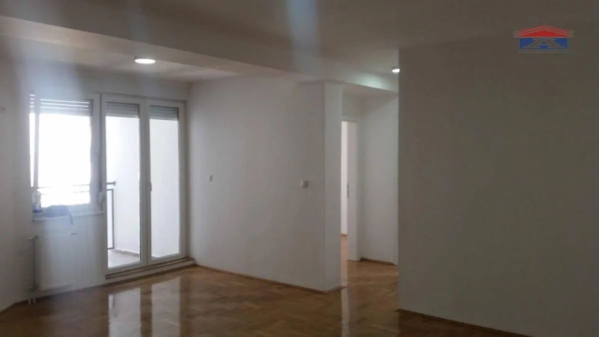 Izdavanje, četvorosoban stan, 90m², Detelinara, Novi Sad Sve Podlokacije