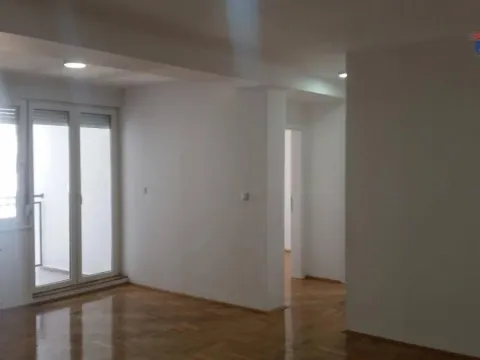 Rent, four bedroom apartment, 90m², Detelinara, Novi Sad Sve Podlokacije