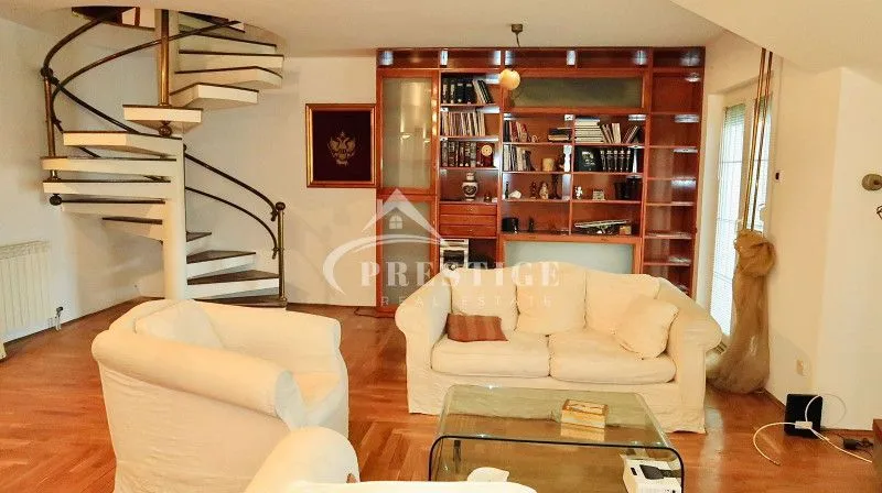 Prodaja, trosoban stan, 160m², Ljubović, Podgorica