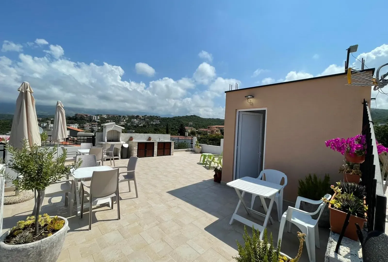 Sale, house, 400m², Bar, Crna Gora