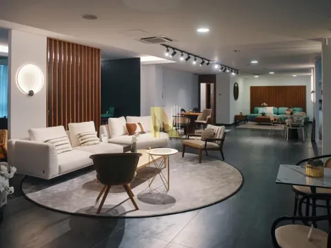 Izdavanje, poslovni prostor, 443m², Bulevar Evrope, Novi Sad Sve Podlokacije