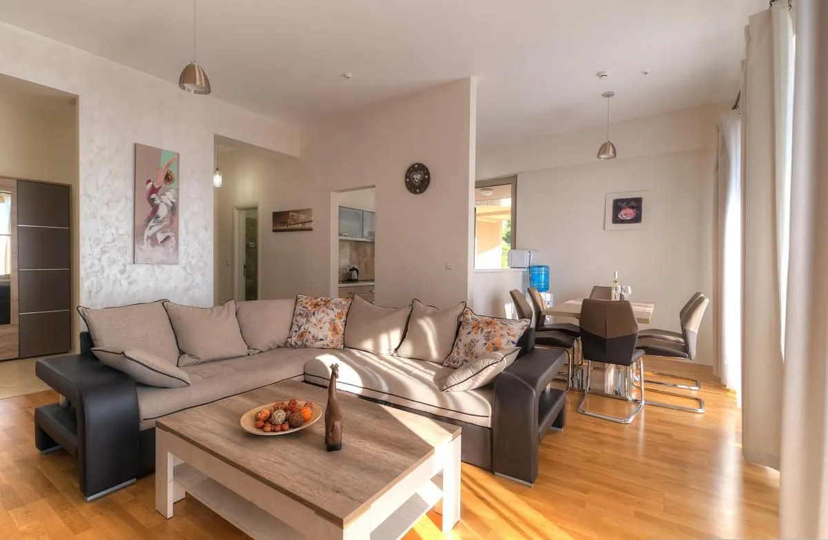 Prodaja, trosoban stan, 189m², Budva, Crna Gora