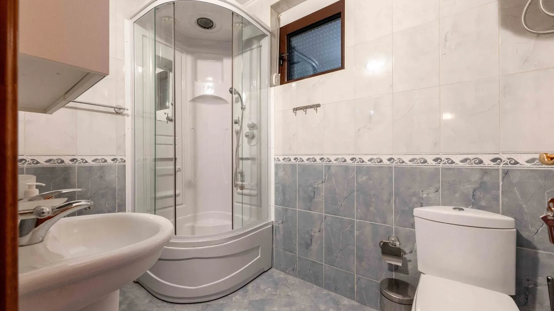 Sale, house, 416m², Utjeha, Bar