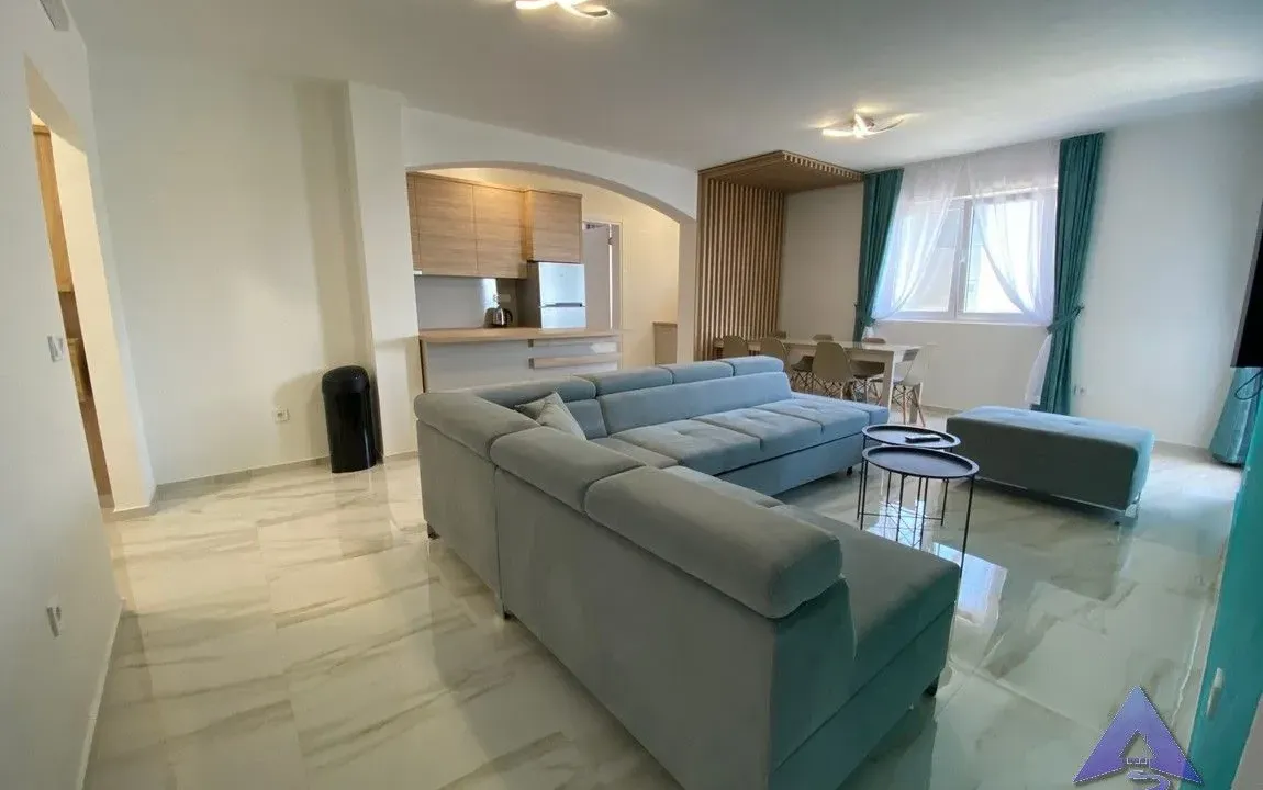 Rent, three bedroom apartment, 115m², Bečići, Budva