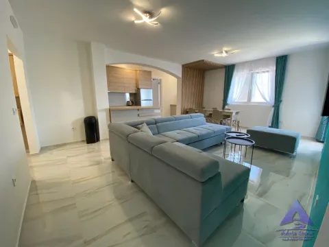 Rent, three bedroom apartment, 115m², Bečići, Budva