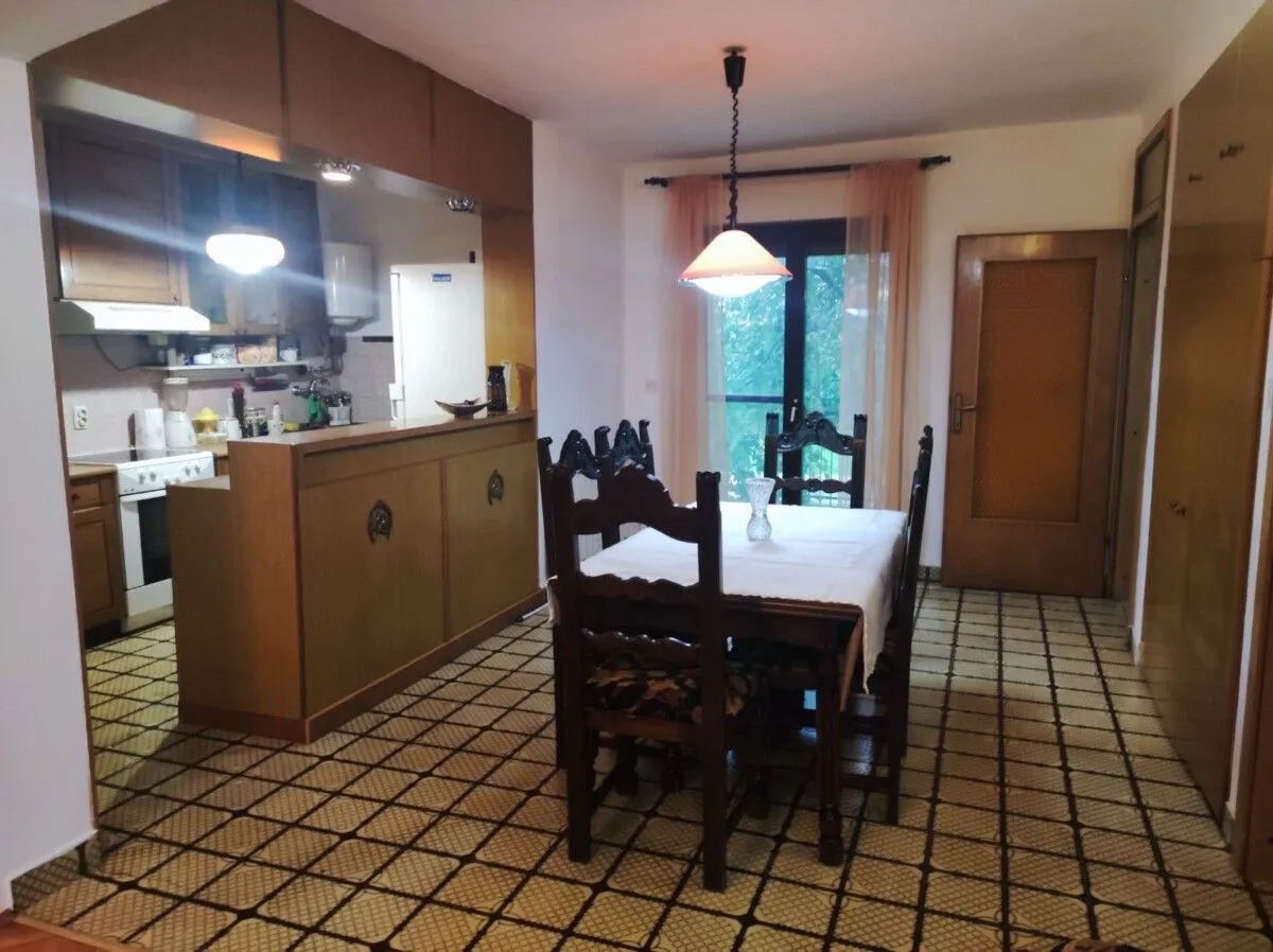 Rent, house, 200m², Zagorič, Podgorica