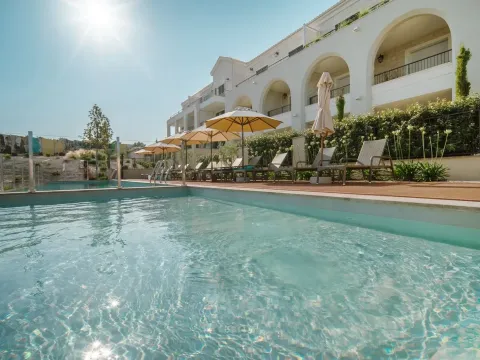 Izdavanje, stan, 147m², Tivat, Crna Gora