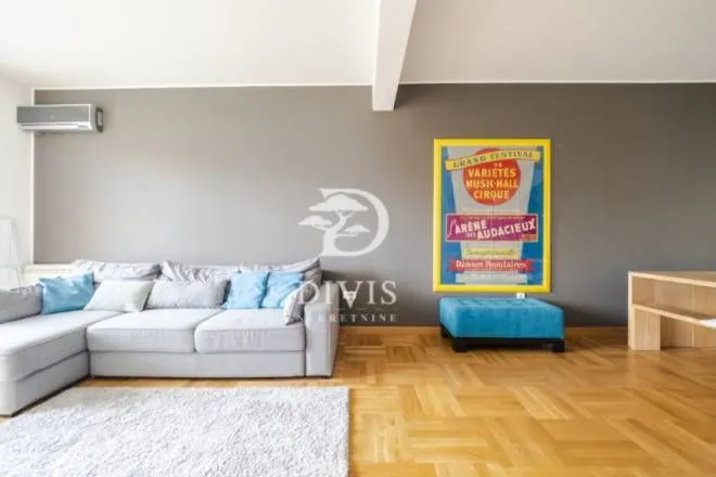 Izdavanje, trosoban stan, 85m², Južni Bulevar, Vračar Sve Podlokacije