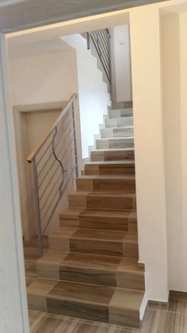 Rent, house, 180m², Gornja Gorica, Podgorica