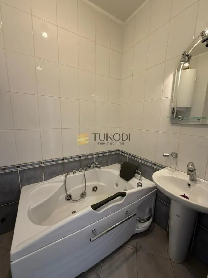 Sale, four bedroom apartment, 120m², Stari grad, Novi Sad
