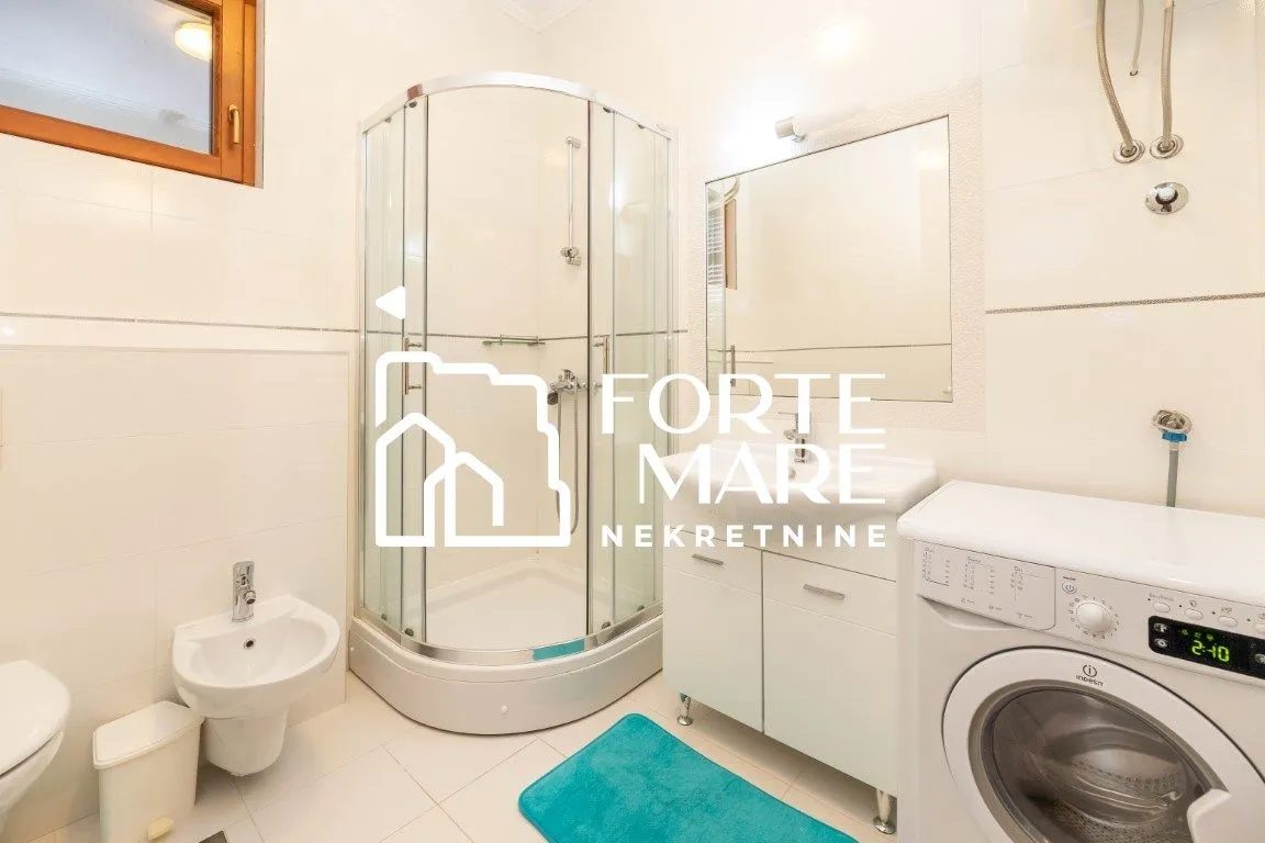 Prodaja, trosoban stan, 118m², Njivice, Herceg Novi