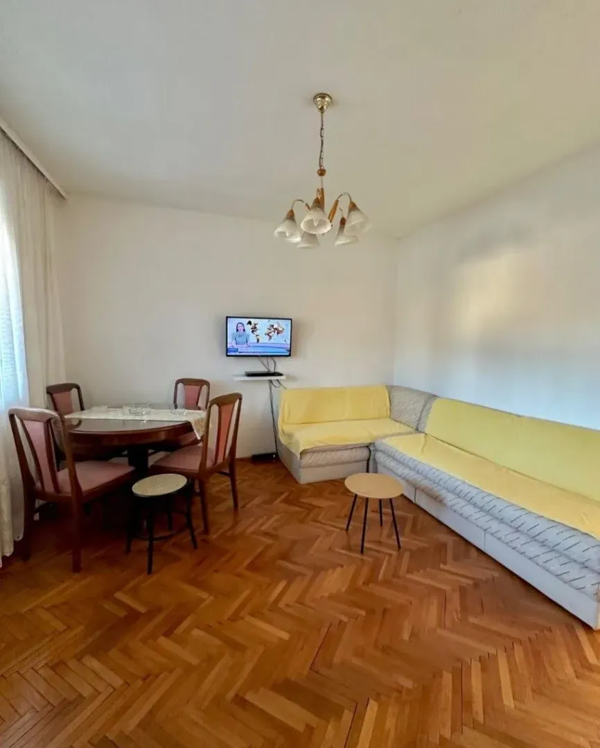 Izdavanje, trosoban stan, 107m², Masline, Podgorica