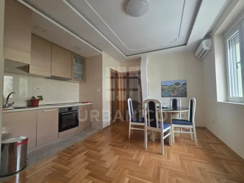 Izdavanje, jednosoban stan, 68m², Centar, Podgorica - image 5