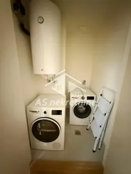 Izdavanje, trosoban stan, 76m², Savski Venac, Beograd - image 13