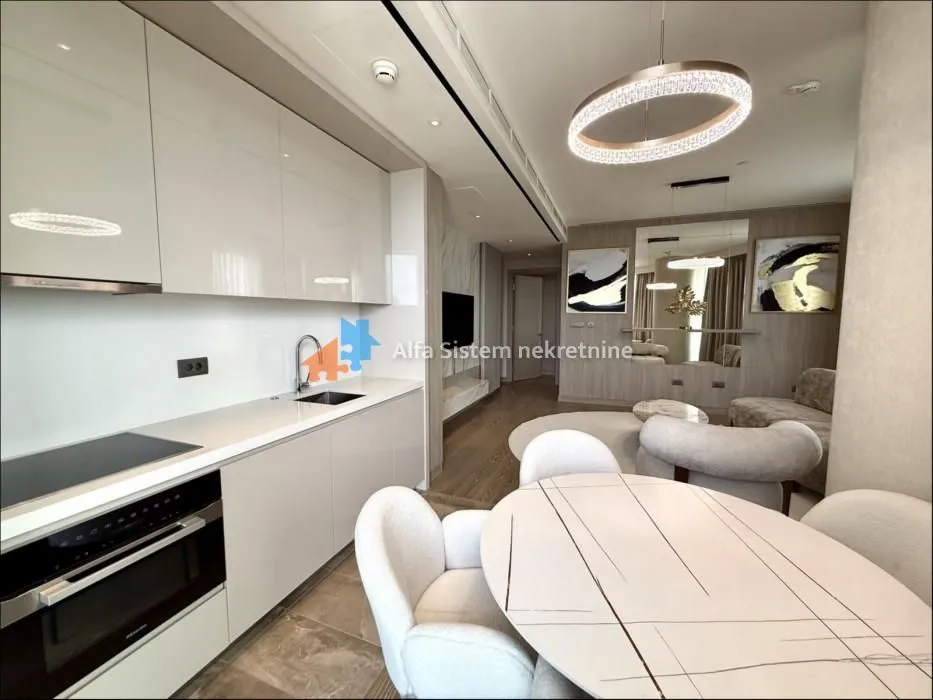 Izdavanje, dvosoban stan, 74m², Savski Venac, Beograd