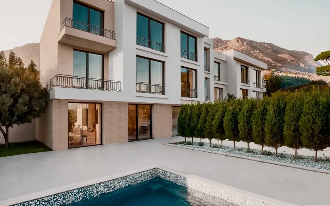 Prodaja, kuća, 220m², Reževići, Budva