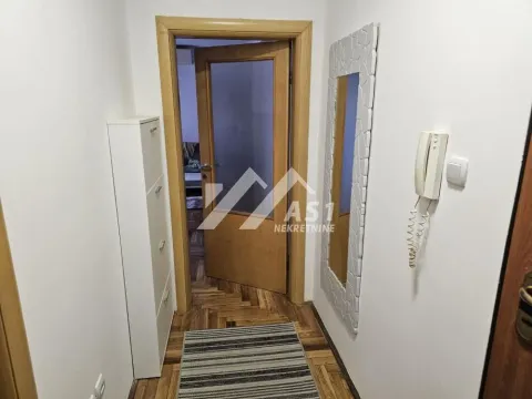 Izdavanje, trosoban stan, 60m², Centar, Novi Sad - image 15