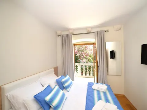 Prodaja, kuća, 251m², Prčanj, Kotor - image 9