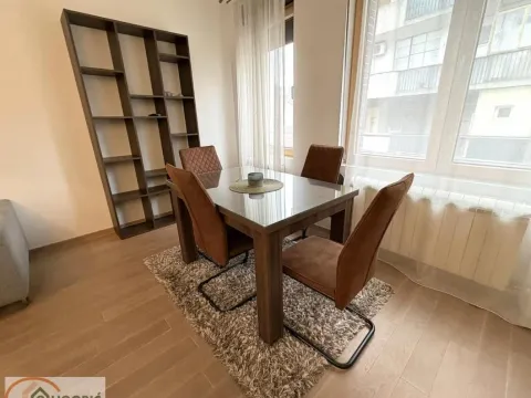 Izdavanje, trosoban stan, 70m², Kalenić Pijaca, Vračar Sve Podlokacije - image 6